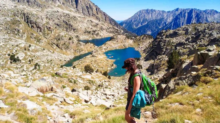 material de senderismo para rutas de 1 día que llevar