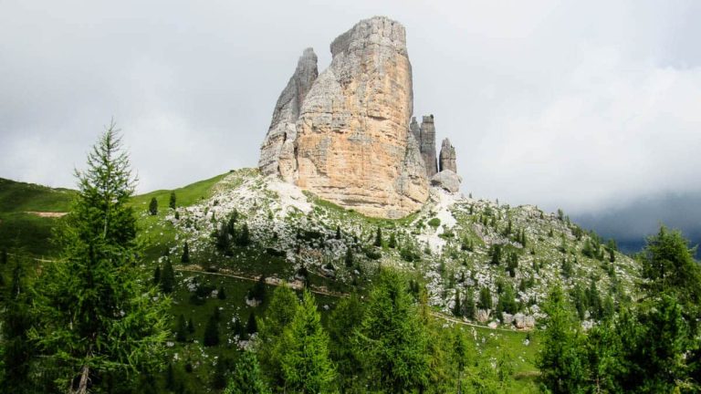Ruta a Cinque Torri y Lago Federa desde Passo Giau, Dolomitas
